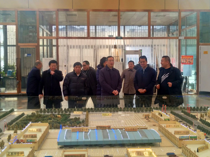 圖為，自治區常務(wù)副主席調研北慕_副本.jpg